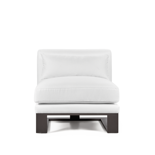 Front view of Alpes armchair with white textile 